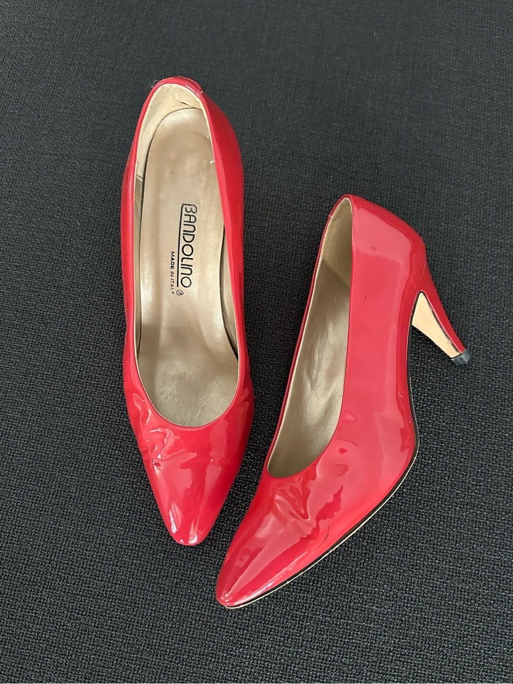 Vintage late 90’s BANDOLINO hot pink patent leather pumps heels